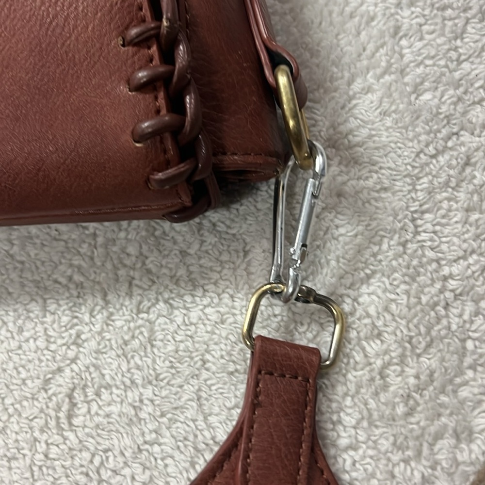 URBAN ORIGINALS Women's The Echo Crossbody Bag - Picture 10 of 10